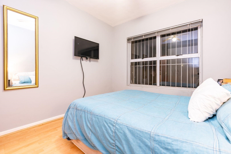 To Let 1 Bedroom Property for Rent in Kenilworth Western Cape